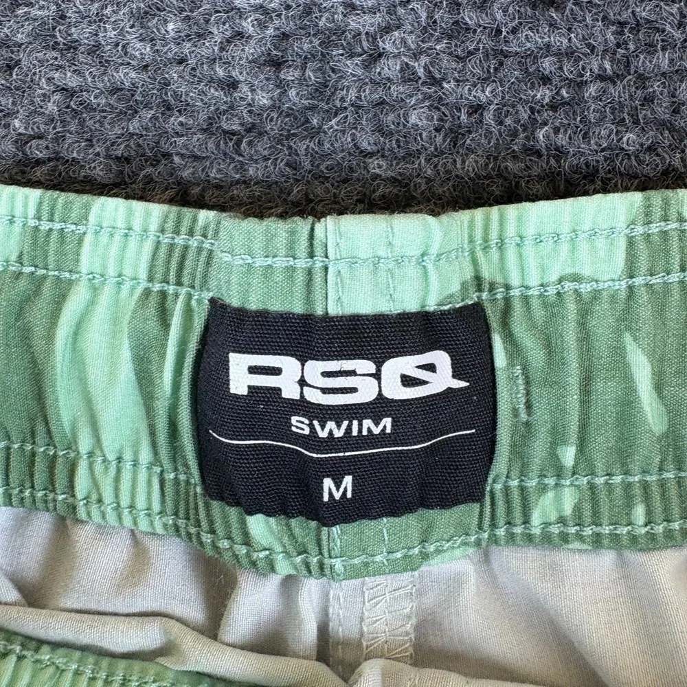 RSQ Swim Shorts Mens 30x5 Green Cotton Palm Print Elastic Waist Pool Quick-Dry‎